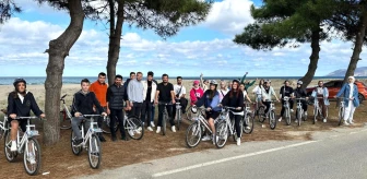 Sinop'ta Üniversiteli Aktif Gençlik Öğrenci Topluluğu Bisiklet Turu Düzenledi