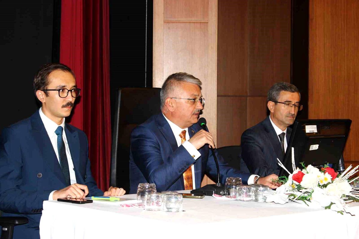 Vali Ersin Yazıcı, Kurum Müdürlerine Uyarıda Bulundu