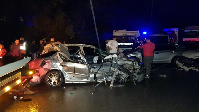 Anadolu Otoyolu'nda 26 aracın karıştığı kazada 13 kişi yaralandı