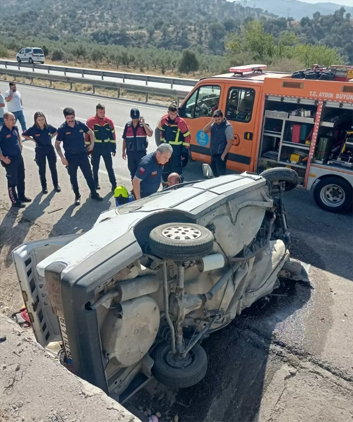 Aydın'da otomobilin devrilmesi sonucu 1 kişi öldü, 2 kişi yaralandı
