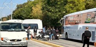 Eskişehir'de minibüse çarpan motosiklet sürücüsü yaralandı
