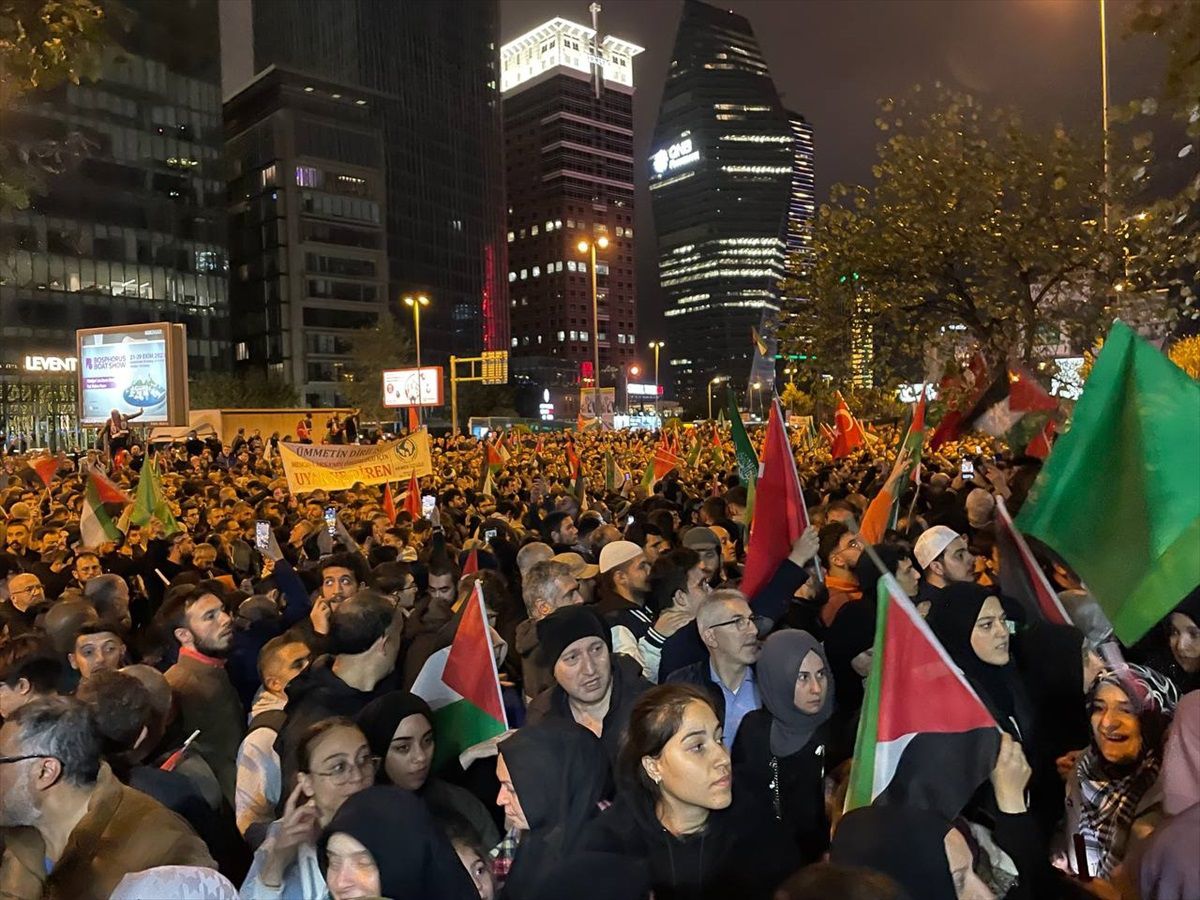 İstanbul'daki İsrail Başkonsolosluğu önünde protesto