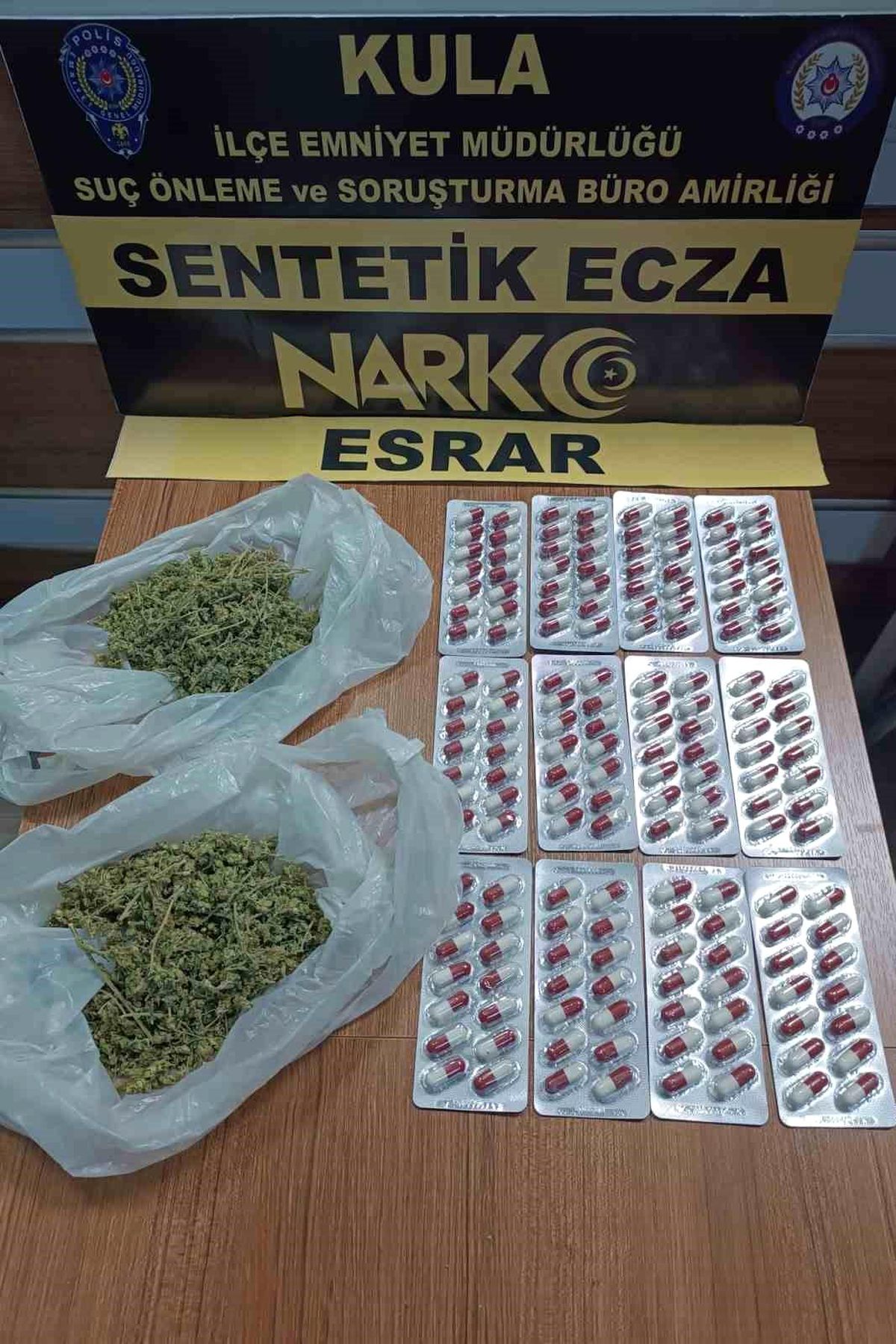 Manisa'da Uyuşturucu Operasyonu: 59,92 Gram Esrar ve 168 Adet Sentetik Ecza Hap Ele Geçirildi
