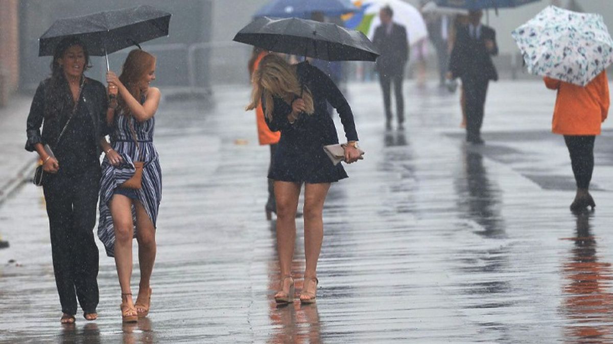 Meteoroloji saat verdi! İstanbul'da yarın kuvvetli sağanak bekleniyor