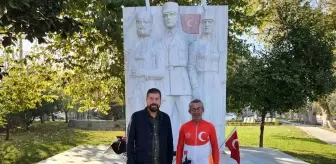 Şehit Makbule Efe anısına bisikletiyle Sındırgı'ya geldi