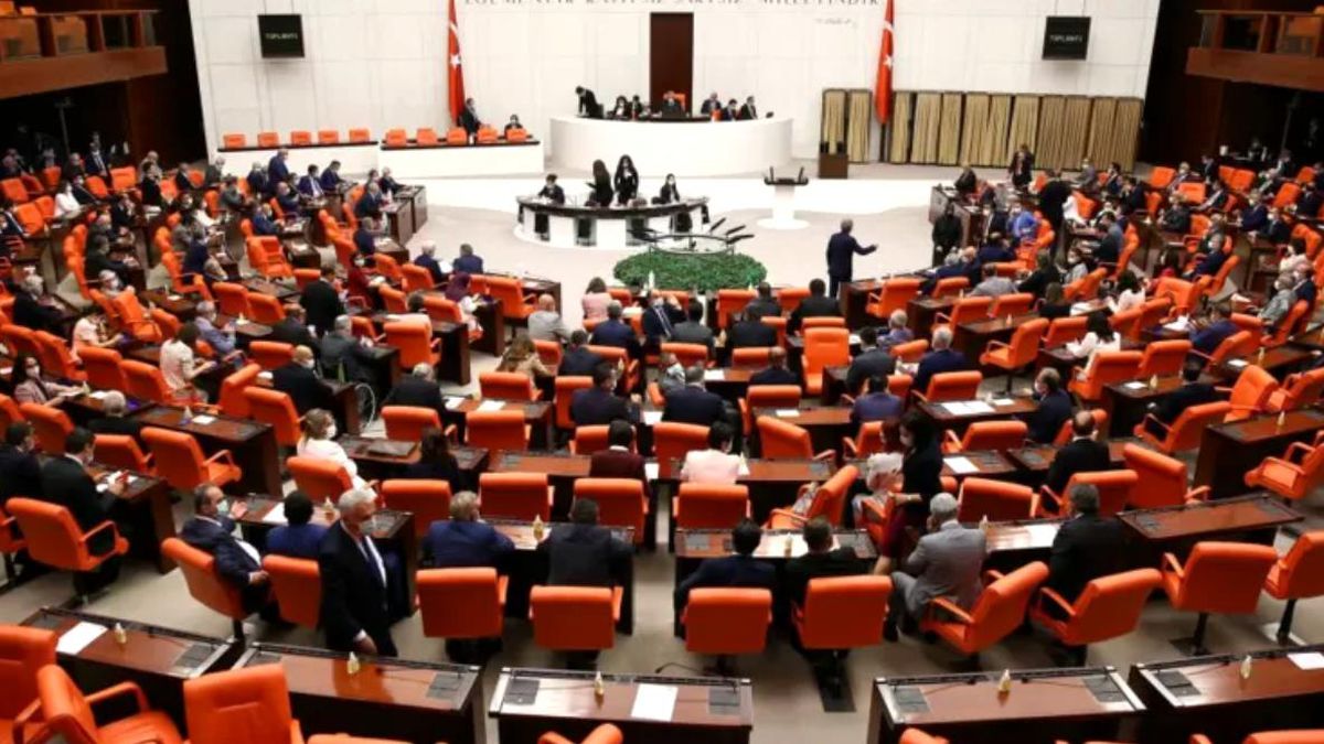 Suriye-Irak tezkeresinin süresi 2 yıl uzatıldı: İYİ Parti 'hayır' oyu kullanan CHP'yi eleştirdi