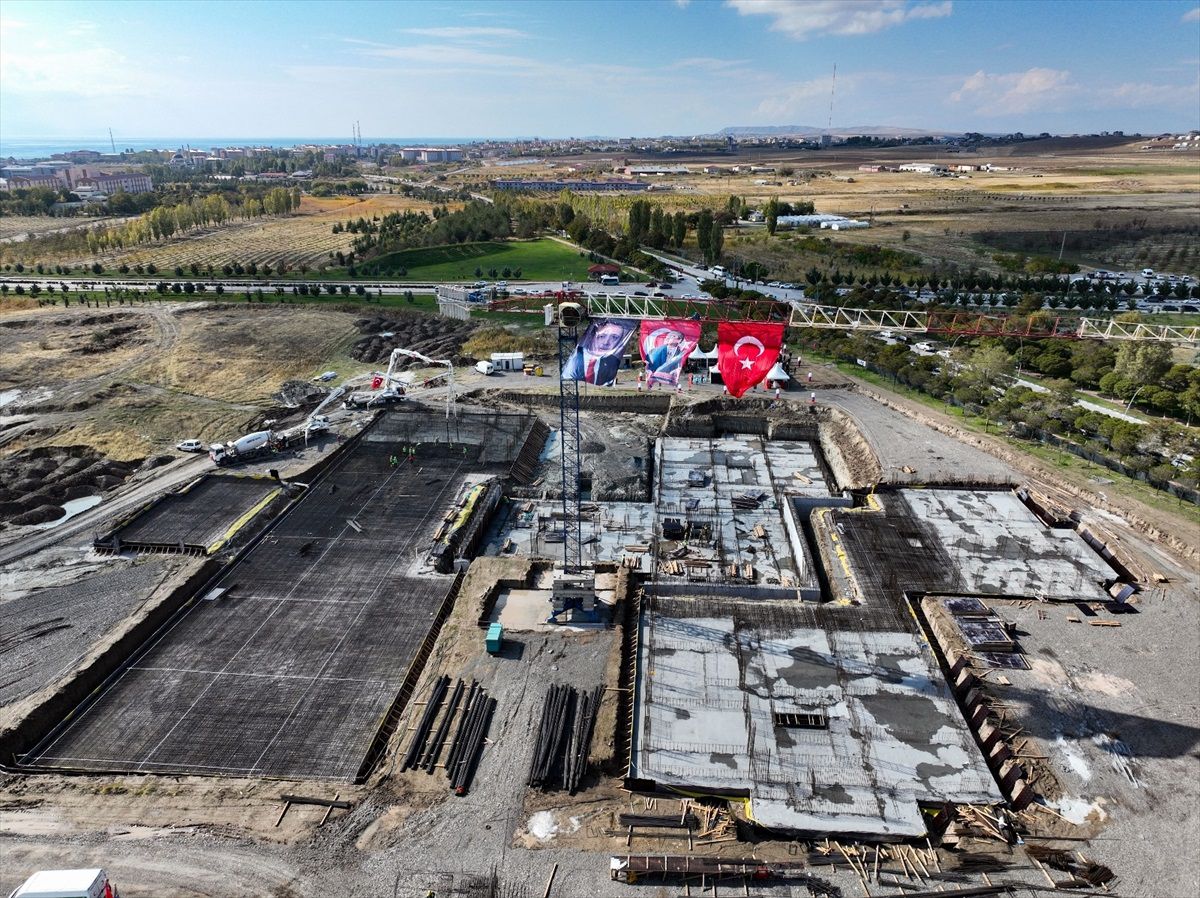 Van YYÜ Diş Hekimliği Fakültesi ve Uygulama Hastanesi'nin Temeli Atıldı