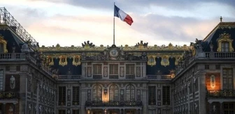 Versailles Sarayı bomba ihbarı nedeniyle boşaltılıyor