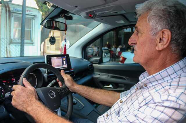 820 bin TL'ye sıfır araç aldı, 200 metre sonra hayatının pişmanlığını yaşadı 820 bin TL'ye sıfır araç aldı, 200 metre sonra hayatının pişmanlığını yaşadı