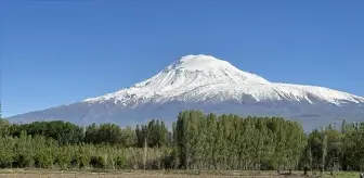 Ağrı dağı nerede, hangi şehirde? Ağrı dağı hangi illerden görülür? Ağrı dağı kaç metre?