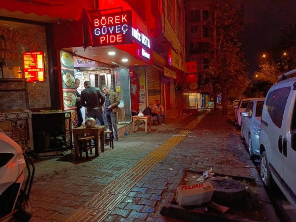 Gaziosmanpaşa'da Dönerci Dükkanına Silahlı Saldırı: 1 Ölü, 1 Yaralı