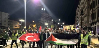Sinop'ta İsrail'i Protesto Eden Vatandaşlar Sokaklara Döküldü