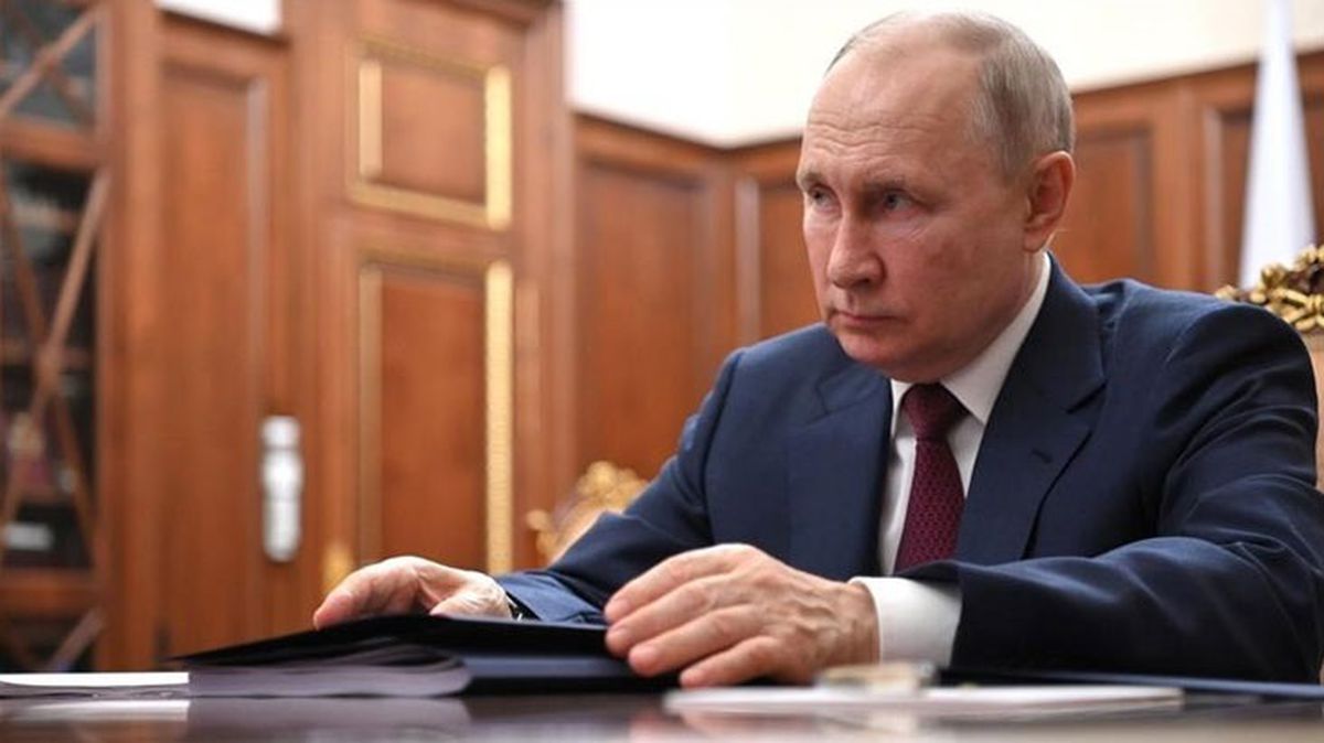 Putin, 'Bu bir tehdit değil, sadece hatırlatma' diyerek Akdeniz'deki uçak gemileri için ABD'ye gözdağı verdi: Hepsi füzelerimizin menzilinde