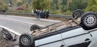 Bartın'da Yağmur Nedeniyle Otomobil Takla Attı