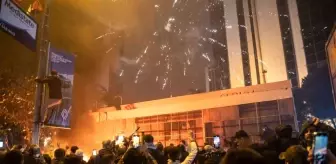 Adana'da İsrail Protestosunda Konsolosluğa Taş ve Molotoflu Saldırı