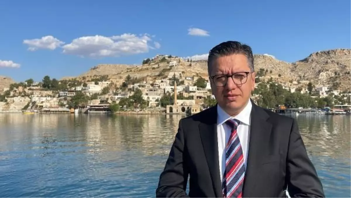 Halfeti'deki 'ucube' otel 23 saniyede yıkıldı