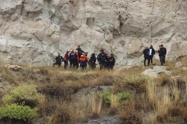 14 yaşındaki kız çocuğu koluna tek cümlelik not yazıp canına kıydı: Yaptıklarımdan pişman değilim 14 yaşındaki kız çocuğu koluna tek cümlelik not yazıp canına kıydı: Yaptıklarımdan pişman değilim
