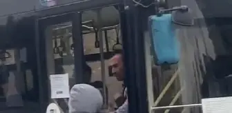 ANKARA'DA ÖZEL HALK OTOBÜSÜNDE SÜRÜCÜ İLE ÖĞRENCİ ARASINDA 'İNDİRİM' TARTIŞMASI KAMERADA