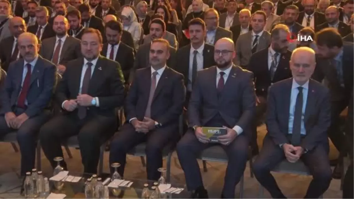 Bakan Kacır: 'İsrail bir kez daha insanlık ve savaş suçu işledi'
