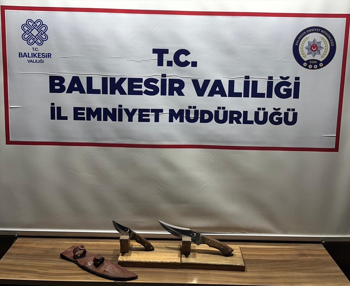 Bandırma'da Park Halindeki Araçlardan Hırsızlık Yapan Zanlı Yakalandı