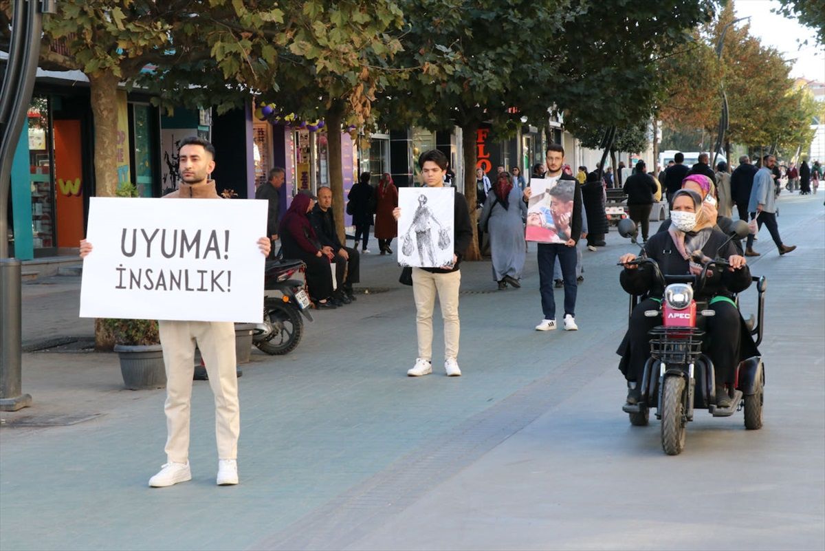 Bolu'da Üniversite Öğrencilerinden İsrail'e Sessiz Tepki