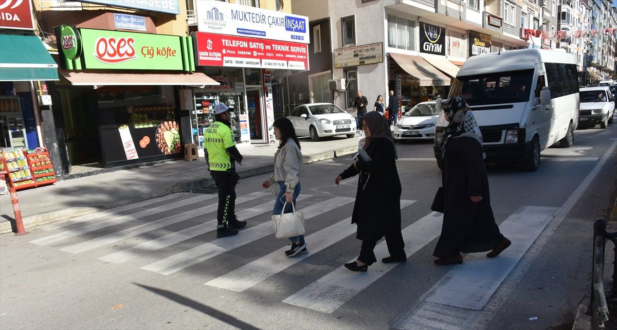 Sinop'ta Yaya Önceliği Kırmızı Çizgimiz Uygulaması Gerçekleştirildi