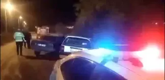 Edirne'de kafa kafaya çarpışan otomobillerde 2 kişi yaralandı