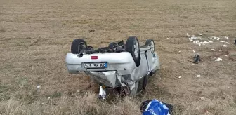 Gemerek'te devrilen otomobilin sürücüsü yaralandı