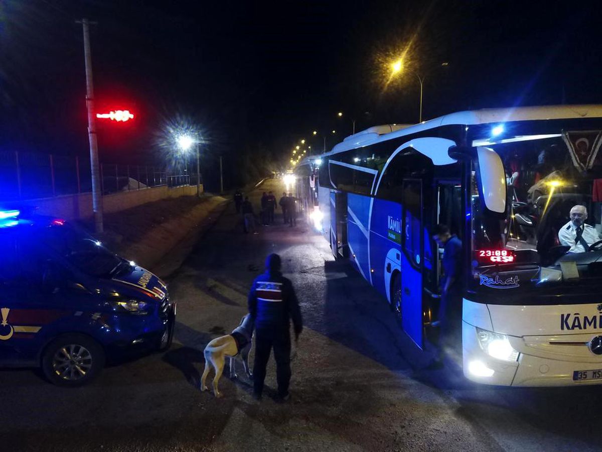 Afyonkarahisar'da Kaçak Göçmen ve Uyuşturucu Operasyonu