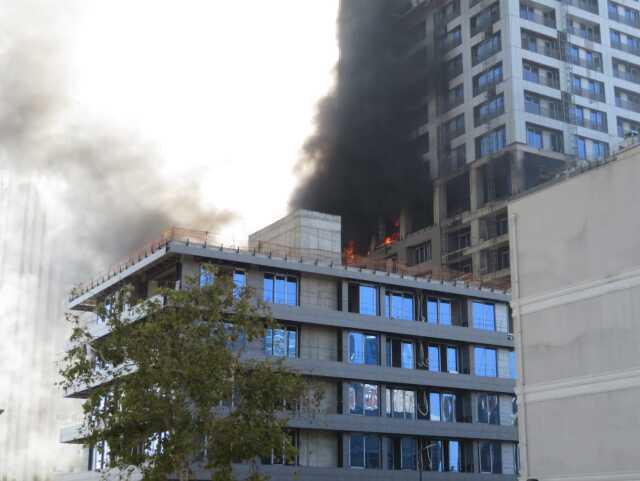 Ataşehir'deki İnşaatta Yangın Çıktı