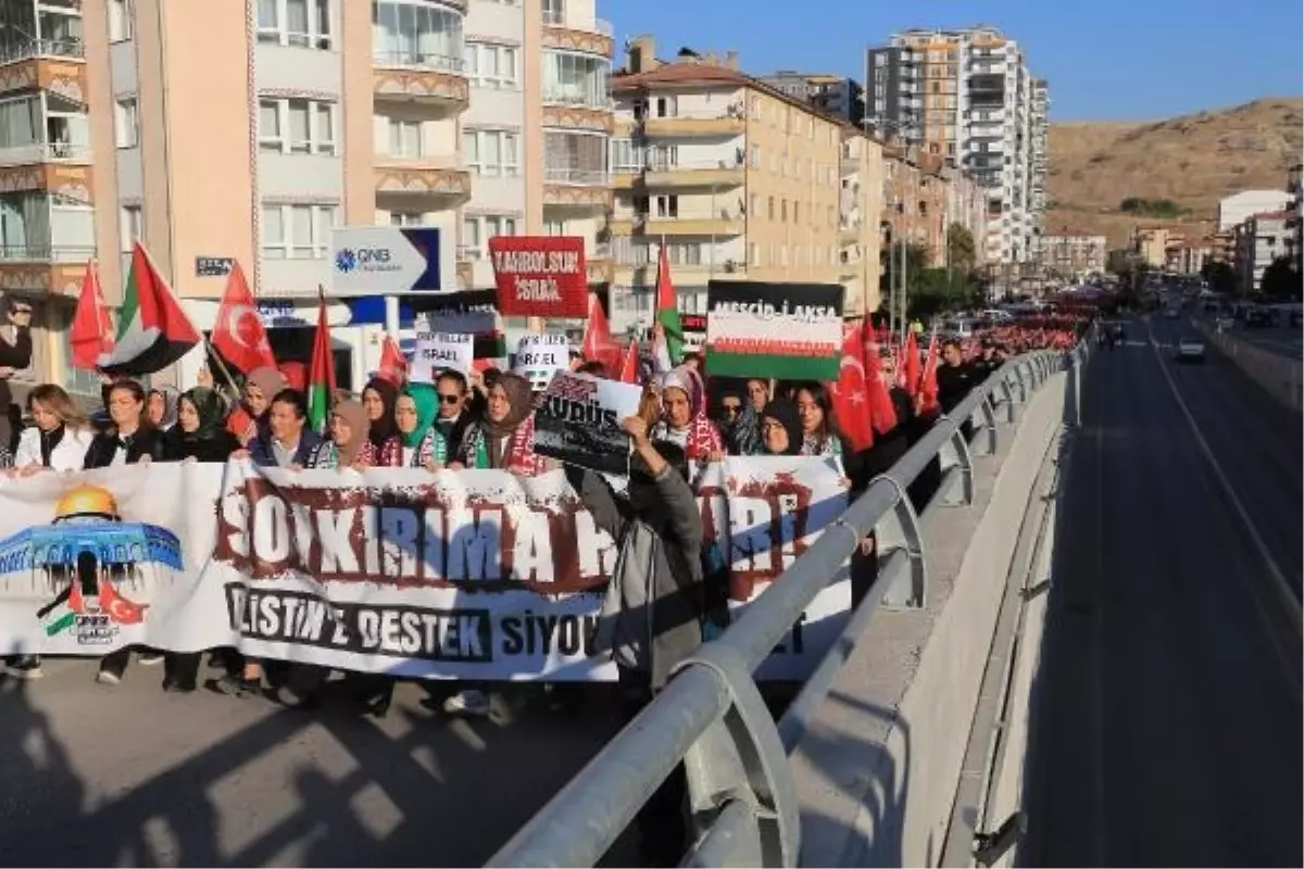 Çankırı'da İsrail'in Gazze'ye saldırılarını protesto etmek için gıyabi cenaze namazı kılındı
