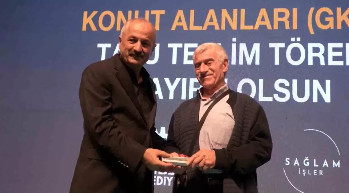 Gebze'de Bin 683 Hak Sahibine Tapuları Teslim Edildi