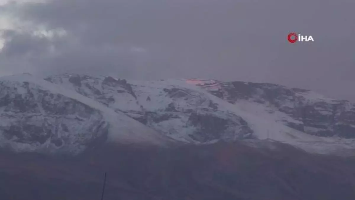 Erzincan'ın yüksek kesimleri karla kaplandı