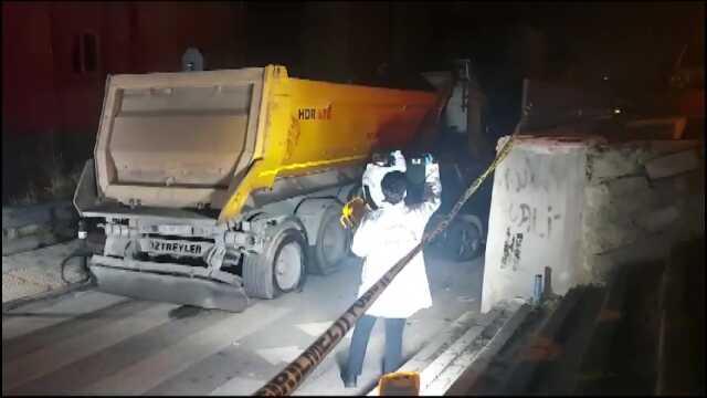 İstanbul'da hareketli gece! Alkollü sürücü kamyonuyla 14 aracı ezip dehşet saçtı İstanbul'da hareketli gece! Alkollü sürücü kamyonuyla 14 aracı ezip dehşet saçtı