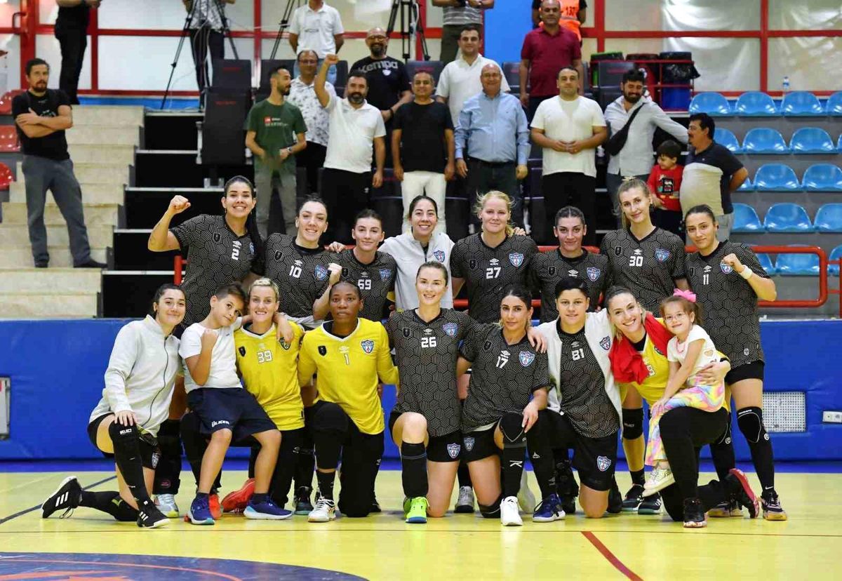 Konyaaltı Belediye Spor Kulübü Kadın Hentbol Takımı, Aksaray Belediye'yi mağlup etti