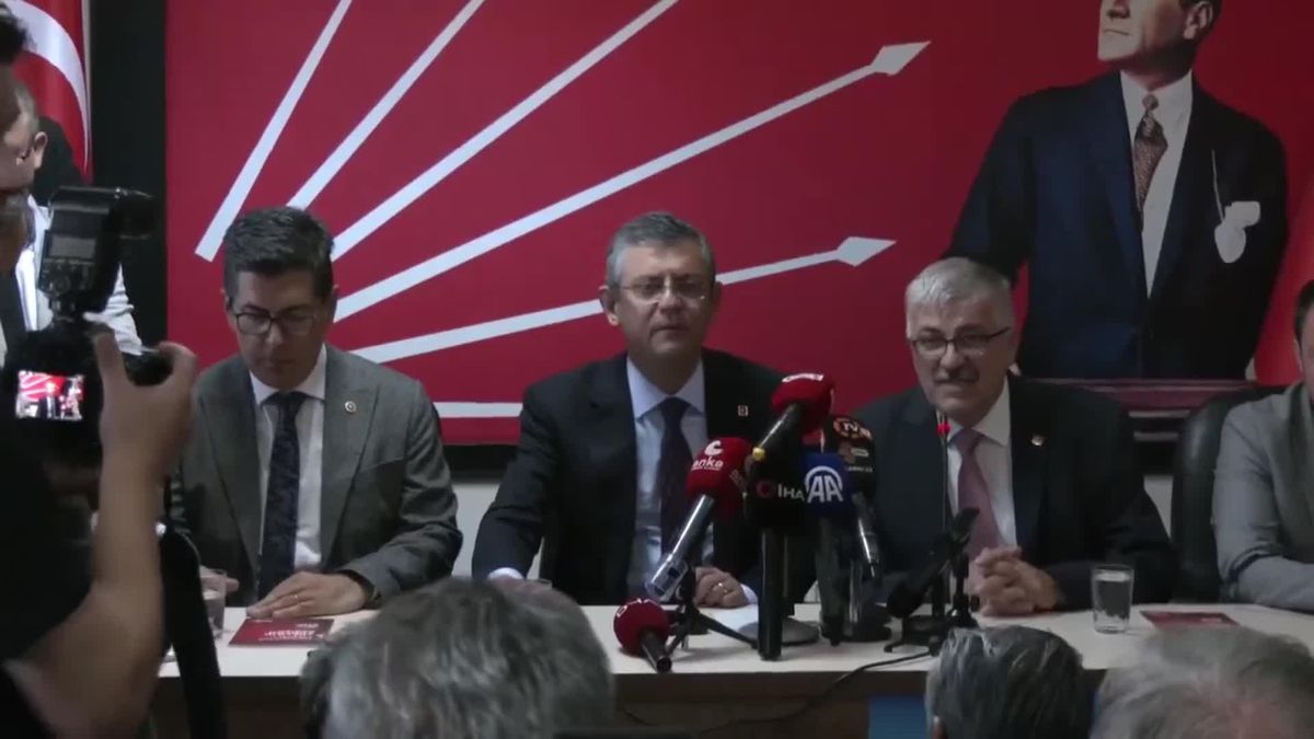 Özgür Özel, Partililere Seslendi: 'Cumhuriyet'in 100. Yılında CHP'yi Yönetecek Kadroları Belirleyeceksiniz.