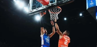 Anadolu Efes, Valencia Basket'i 77-73 mağlup etti