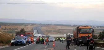 Şanlıurfa'da Minibüs-Kamyon Çarpışması: 5 Ölü, 17 Yaralı