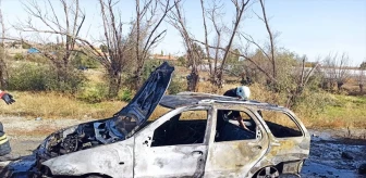 Aksaray'da seyir halindeyken alev alan otomobilin sürücüsü yaralandı