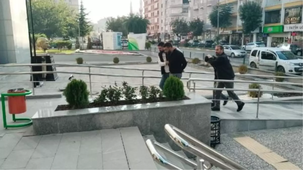 Çorum'da Alıkoyulan Kişinin Parasını Gasbeden 3 Kişi Yakalandı