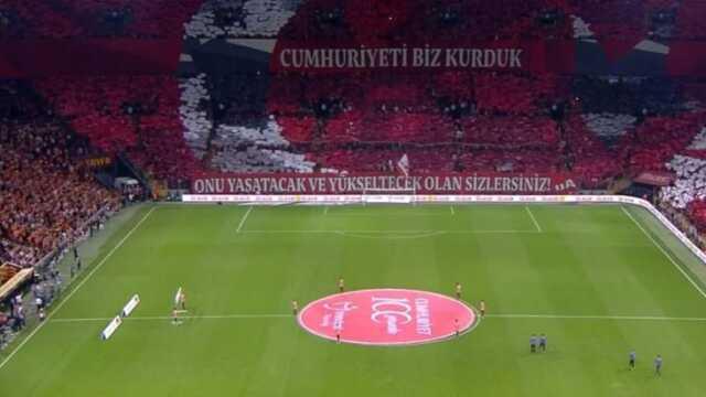 Galatasaray'dan Cumhuriyet'in 100. yılına özel koreografi