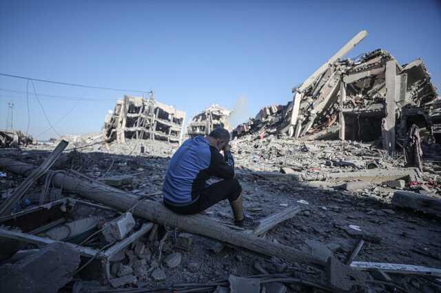 İsrail'in Gazze'ye düzenlediği saldırılarda binlerce bina yıkıldı