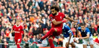Liverpool, Merseyside derbisini Salah'ın golleriyle kazandı