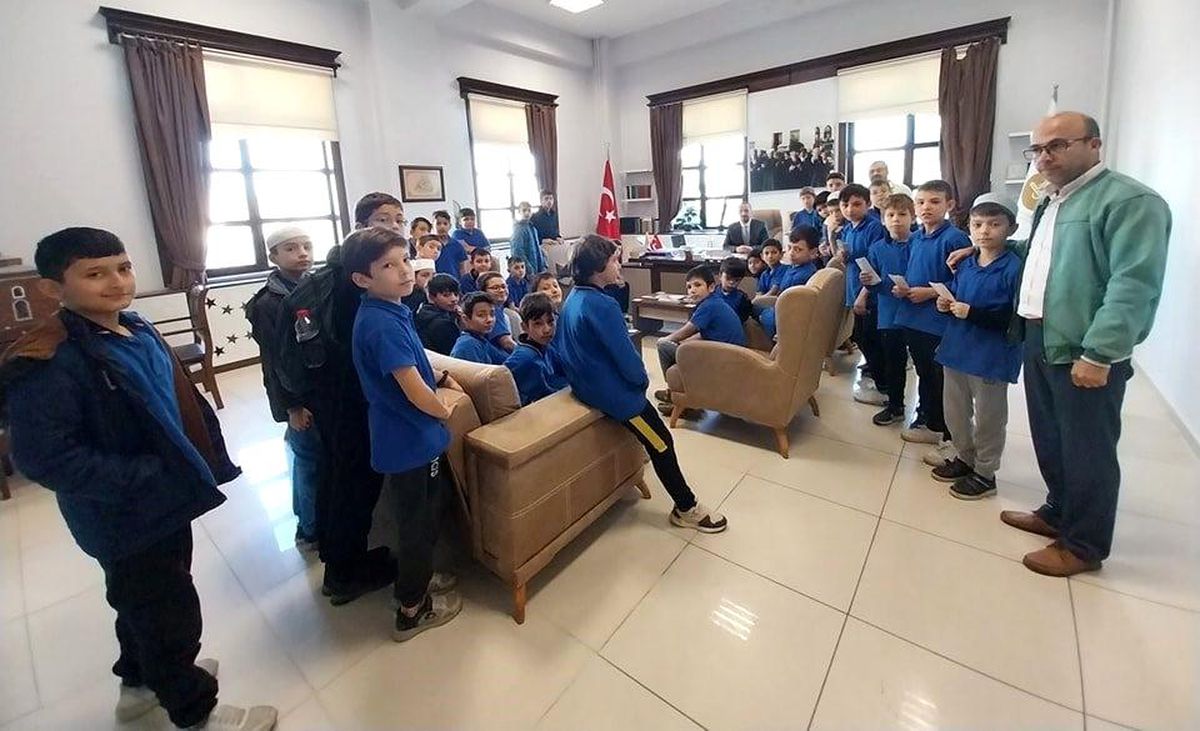 Simav'da Hafızlık Kur'an Kursu öğrencileri harçlıklarını Filistin'e gönderdi