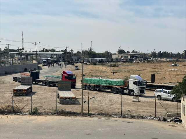 Son Dakika! Refah Sınır Kapısı açıldı! Yardım tırları Gazze'ye gidiyor