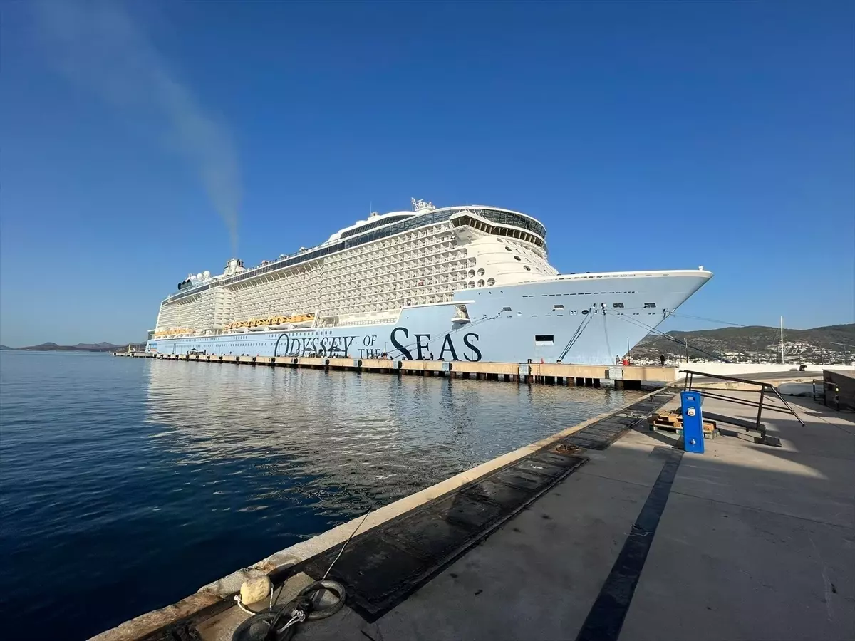'Odyssey of the Seas' Bodrum'u ziyaret etti