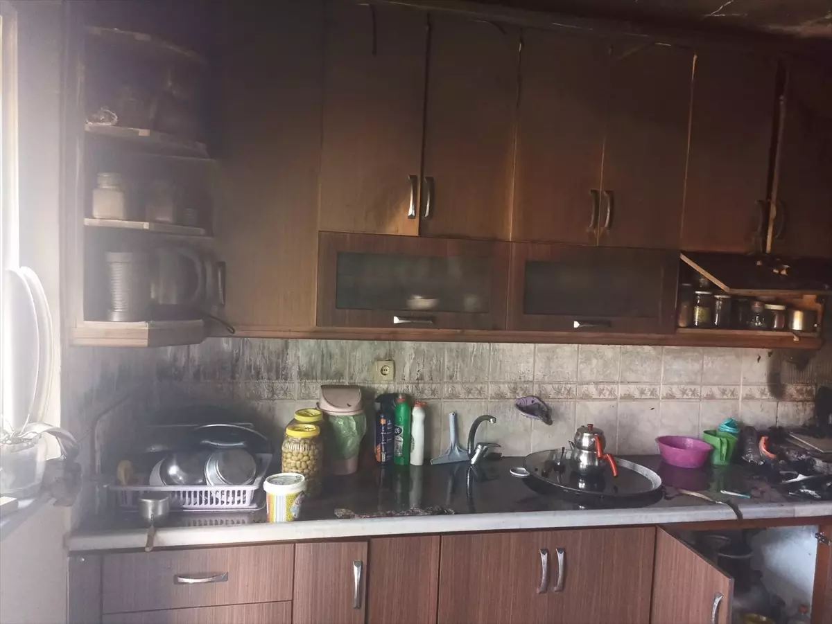 Çamaşır makinesi yangını Sındırgı'da söndürüldü