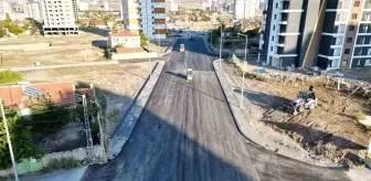 Melikgazi Belediyesi Şükran Caddesi'nde Asfaltlama Çalışmalarına Başladı