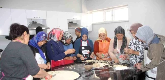 Elazığ'da Kadınlar Aşçılık Kurslarında Ter Döküyor