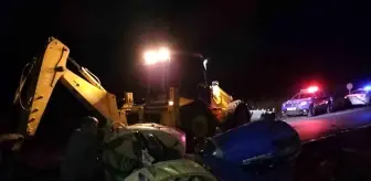 Elmalı'da traktöre arkadan çarpan otomobilin sürücüsü hayatını kaybetti